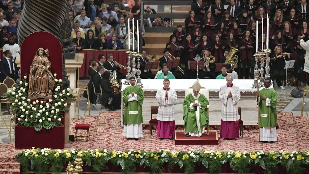 教宗主持世界主教會議閉幕彌撒：聆聽，做近人，作見證
