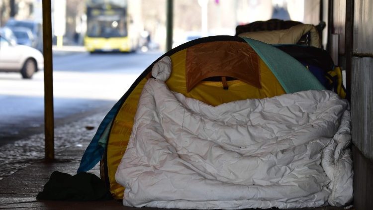寒流中的溫情：教宗賑濟所協助無家可歸者禦寒過冬